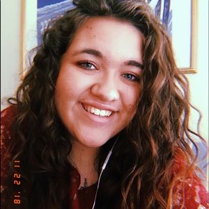 Meet your Posher, Olivia